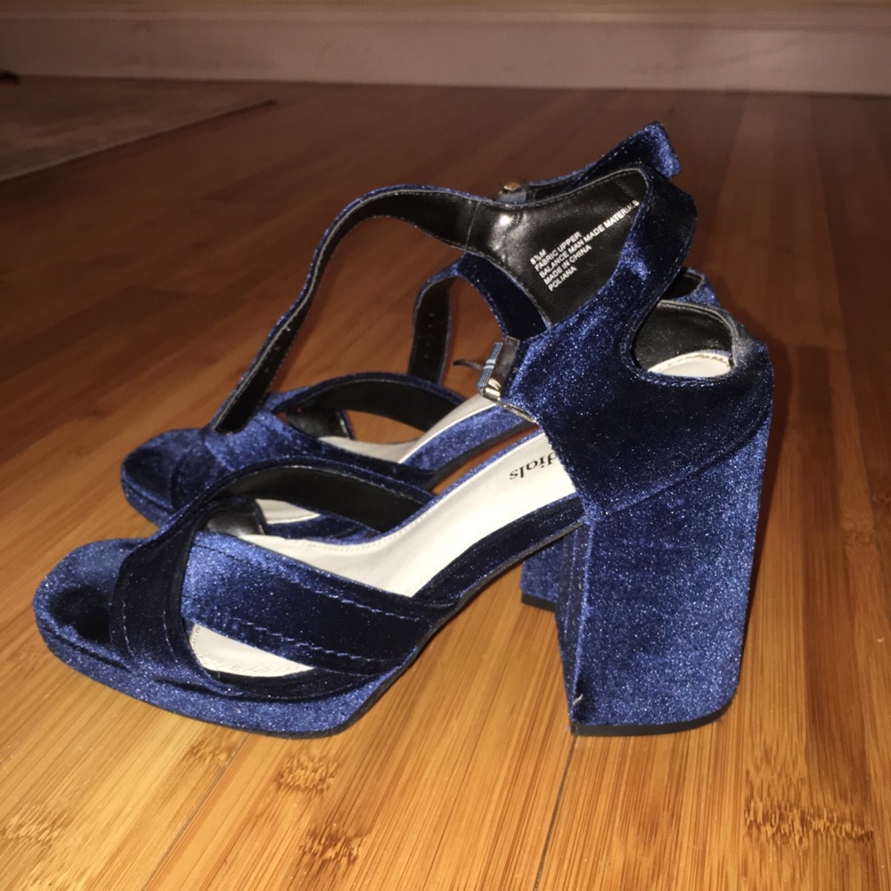 Shoes size 8,5 Seven Dials , worn once